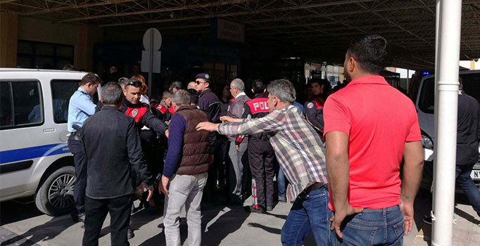 İzmir’de silahlı kavga: 4 yaralı