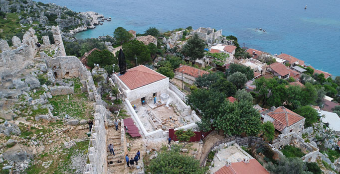 Köylüler turistlerden utanınca harekete geçtiler: Sandalla cenaze taşımaya son