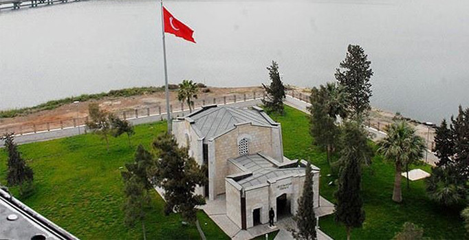 Bakan Işık: Süleyman Şah Türbesi eski yerine taşınacak