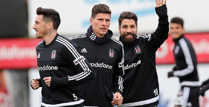 Beşiktaş Çaykur Rizespor'a konuk oluyor
