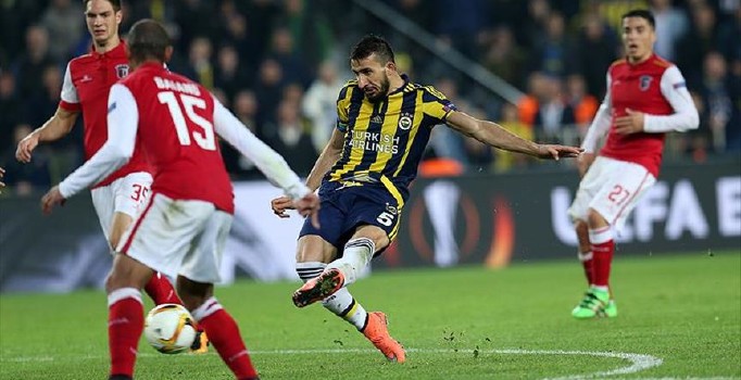 Fenerbahçe Avrupa Ligi'nde tur için avantaj yakaladı