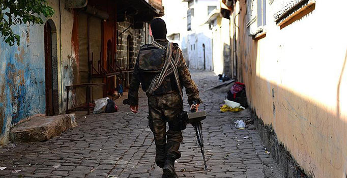 Son dakika: Diyarbakır'da çatışma: PKK'nın Sur sorumlusu 'Ciyager' kod adlı Cihad Türkan öldürüldü