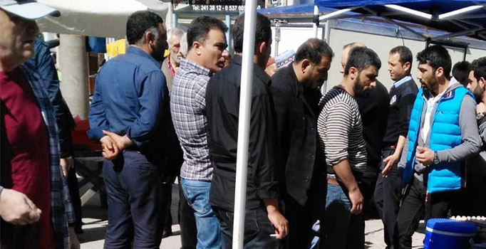 Pazarda bıçaklı kavga: 1 yaralı