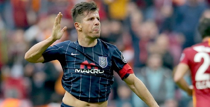 Başakşehirli Emre Belözoğlu, Süper Lig kariyerinde ilk kez bir penaltıyı gole çeviremedi