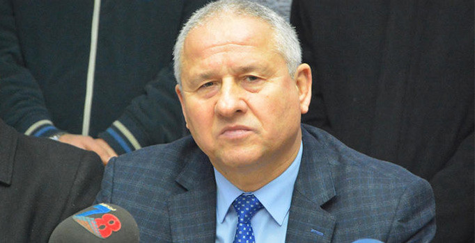 AK Partili Belediye Başkanı Zeki Çaylı ihraç edildi