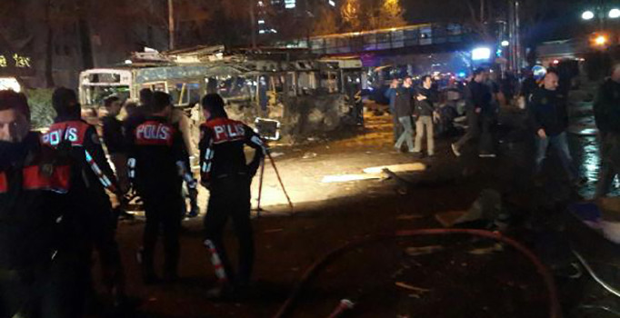 Ankara Kızılay'daki alçak saldırından ilk görüntüler - Son dakika Ankara haber