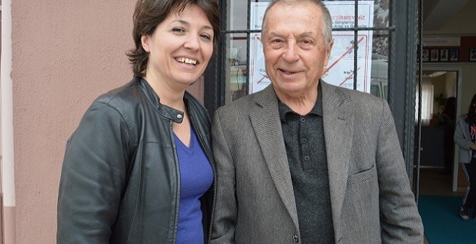 Manisa'da 73 yaşındaki Burhan Sevilcan kızıyla birlikte YGS'ye girdi