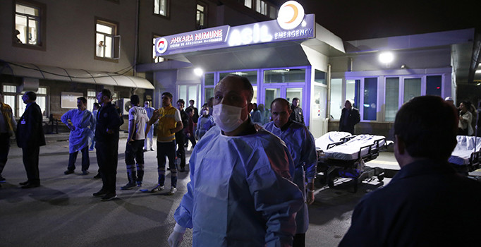 Sağlık Bakanlığı: Kızılay'daki patlamada yaralanan 43 kişinin tedavisi devam ediyor