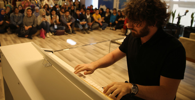 Hakan Mengüç gençler ile buluştu