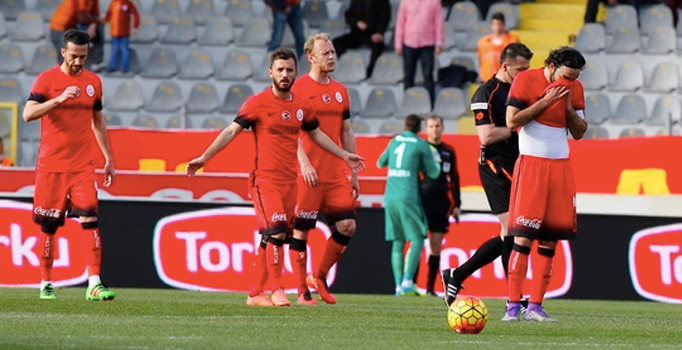 Galatasaray Süper Lig'de Gençlerbirliği ile 1-1 berabere kaldı