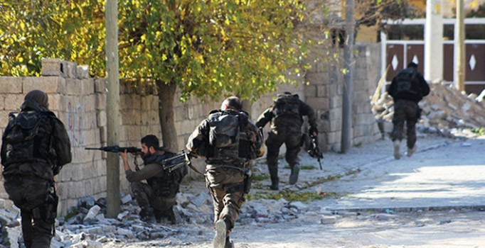 Sur'da çatışma: 7 PKK'lı ölü ele geçirildi