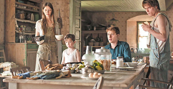 Saklanan öksüzlerin ürperten bekleyişi