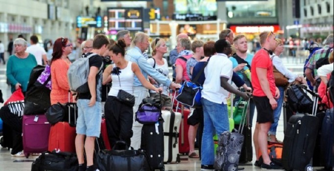 Bakan Çavuşoğlu: Rusya'dan 6, Almanya'dan 5 milyondan fazla turist bekliyoruz