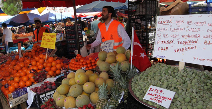 Dr. Ender Saraç, Pazar’da sağlık sırlarını verdi