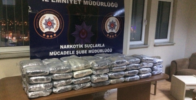 Edirne'de 60 kilo 'skunk' ele geçirildi