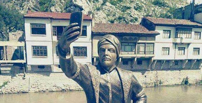 'Özçekim' yapan 'şehzade' ilgi 
odağı oldu