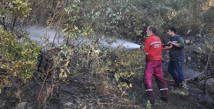 Hatay'da korkutan orman yangını: 4 dönüm alan kül oldu