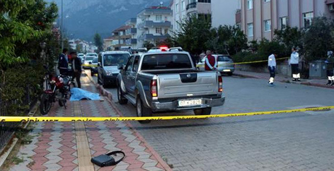 Antalya'da kar maskeli dehşet : 1 ölü, 1 yaralı