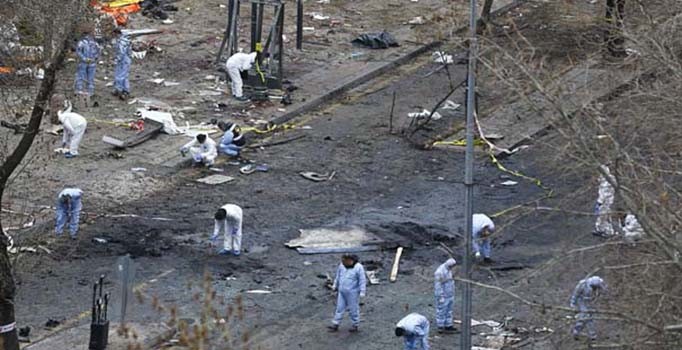 Ankara Kızılay'daki saldırının ardından olay yerinde çalışmalar sürüyor