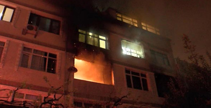 Fatih'te 5 katlı binada can pazarı