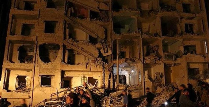 Son dakika! Rusya İdlib'i vurdu iddiası: 15 ölü