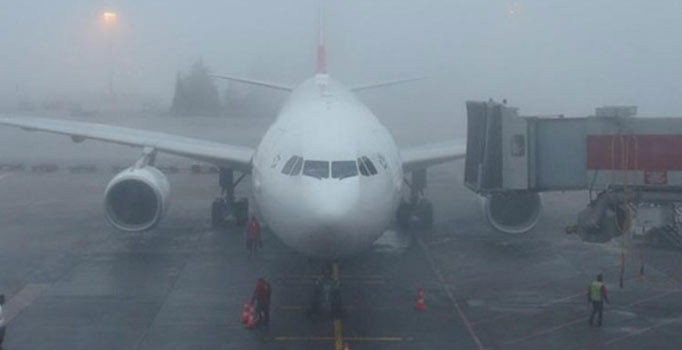 Hava ulaşımına sis engeli: Seferler iptal