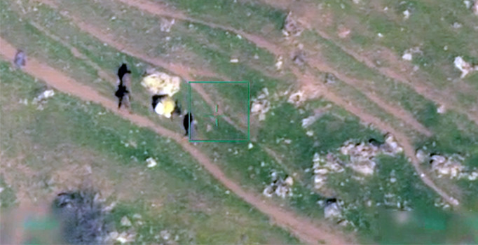 Katırla patlayıcı taşıyan teröristler SİHA ile vuruldu