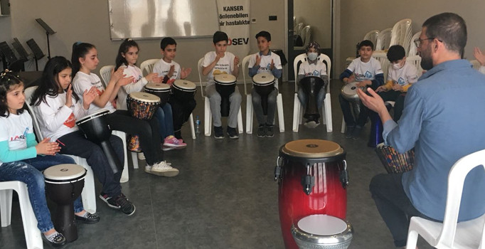 Çocuklar ritim tuttu