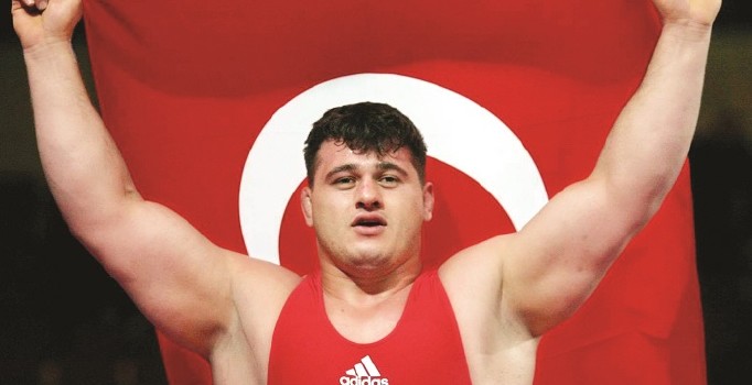 Dünya Güreş Birliği Asbaşkanı Ahmet Ayık, Türkiye'nin kazandığı madalyaları değerlendirdi