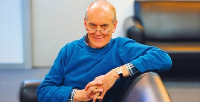 İngiliz Akademisyen İstanbul Adliyesi önünde gözaltına alındı