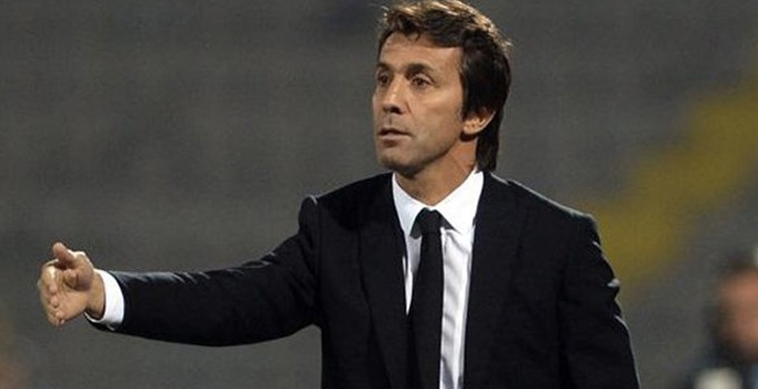 Galatasaray'ın yeni teknik direktör olarak Bülent Korkmaz ile anlaştığı iddia edildi