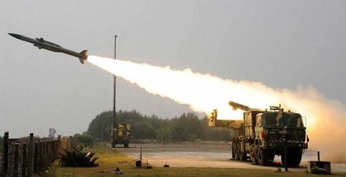 Rus şahinlerden Putin'e çağrı: ABD'nin füzelerini vuralım