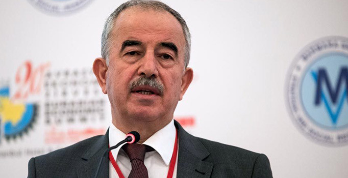 Eski Diyanet İşleri Başkanı'ndan çarpıcı tespitler: Sosyal medya ayna tuttuğu için ürkütüyor