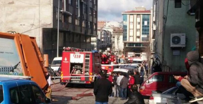 Son dakika! Sultangazi'de tekstil atölyesinde yangın