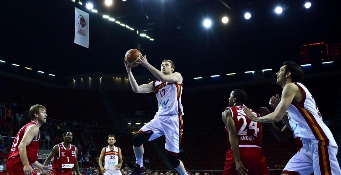 Mağlup Galatasaray istediğini alıp, Play-off'a kaldı