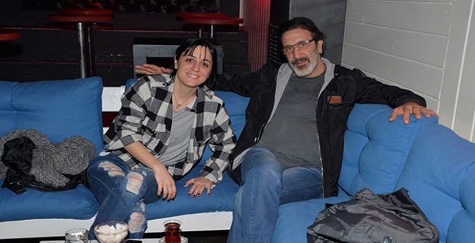 Cem Özer'in kızı Cemre Özer nişanlandı