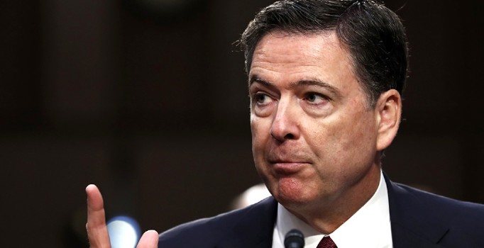 Eski FBI Direktörü James Comey Trump'ı mafya babalarına benzetti