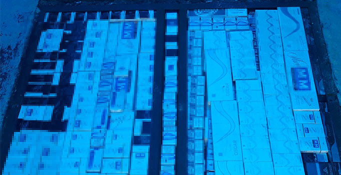 TIR zulasında 40 bin paket kaçak sigara ele geçirildi