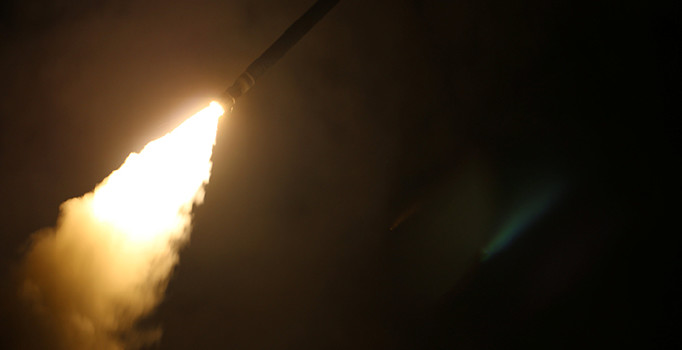 Son dakika! Trump canlı yayında duyurdu... ABD ve müttefikleri Suriye'yi vurdu