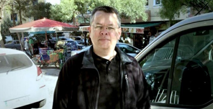 ABD'li senatörlerden tutuklu rahip için yaptırım tehdidi