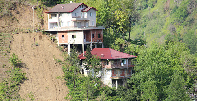 Elverişsiz arazi ilginç ev sahibi yaptı