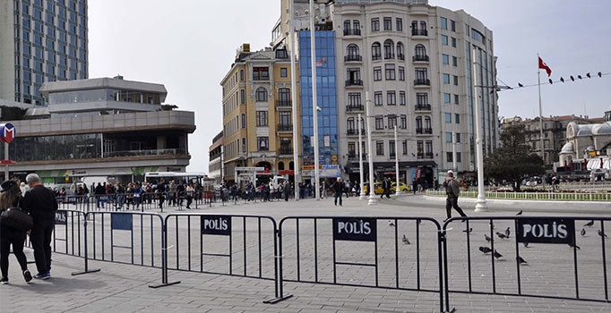 Taksim Meydanı bariyerlerle kapatıldı