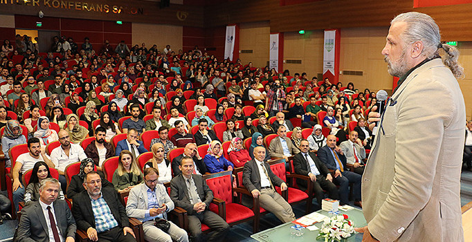 Mete Yarar: Türkiye ekonomik olarak büyüdü, oyunu bozuyor...