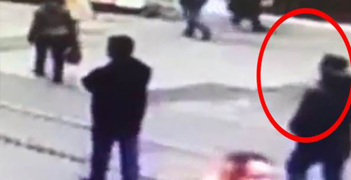 Son dakika: Taksim'deki patlamada herkesi yanıltan görüntü  Video