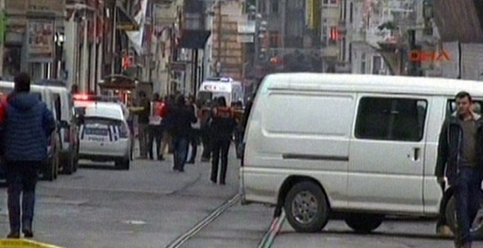 Son dakika: İstiklal Caddesi'nde patlama oldu işte olay yerinden ilk görüntüler