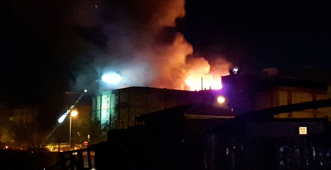 Son dakika! İkitelli Aymakoop Sanayi Sitesinde korkutan yangın