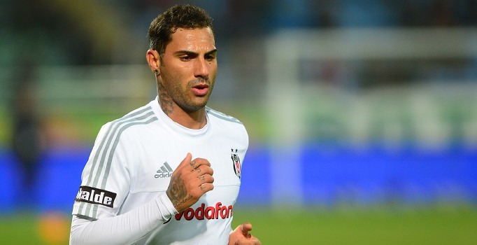 Antalyaspor maçında sarı kart gören Ricardo Quaresma cezalı duruma düştü