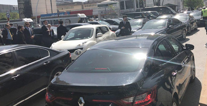 AK Parti'de erken seçim hareketliliği