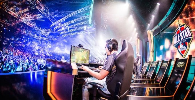 eSpor oyunları milyar dolarlık pazar büyüklüğüne koşuyor