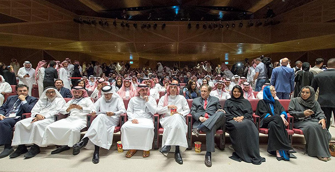 Suudi Arabistan'da ilk sinema salonu açıldı